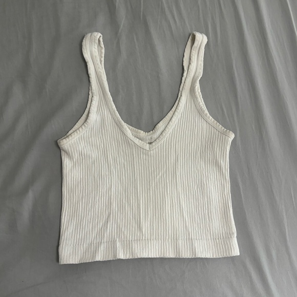 White cropped urban outfitters cropped tank - Picture 1 of 3